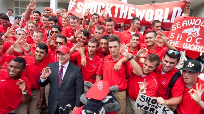 NCAA Stony Brook Cele_Garc.JPG